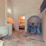 Resort La Corte Dell'astore - Trulli Diffusi Nel Centro Storico Di