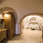 La Corte Dell'astore - Trulli Diffusi Nel Centro Storico Di 3*