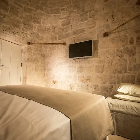 La Corte Dell'astore - Trulli Diffusi Nel Centro Storico Di Resort 3*