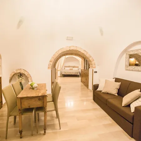 La Corte Dell'astore - Trulli Diffusi Nel Centro Storico Di