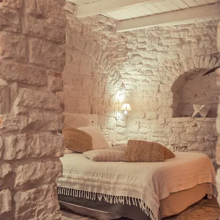 Resort La Corte Dell'astore - Trulli Diffusi Nel Centro Storico Di