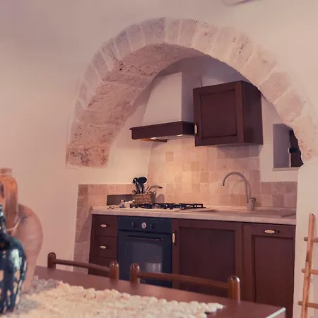 La Corte Dell'astore - Trulli Diffusi Nel Centro Storico Di Resort 3*