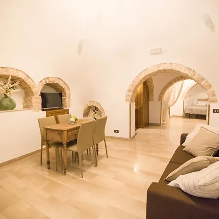 La Corte Dell'astore - Trulli Diffusi Nel Centro Storico Di Alberobello