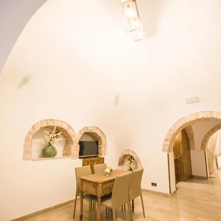 La Corte Dell'astore - Trulli Diffusi Nel Centro Storico Di Alberobello