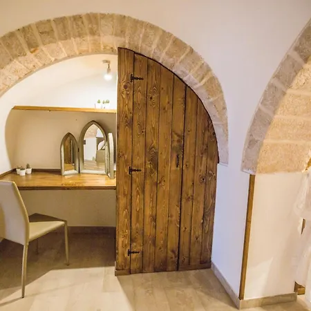 Resort La Corte Dell'astore - Trulli Diffusi Nel Centro Storico Di