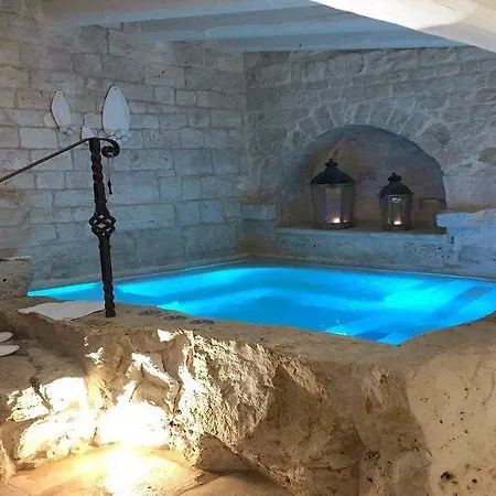 Semesteranläggning (resort) La Corte Dell'astore - Trulli Diffusi Nel Centro Storico Di