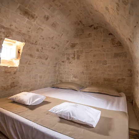 La Corte Dell'astore - Trulli Diffusi Nel Centro Storico Di Semesteranläggning (resort) Alberobello