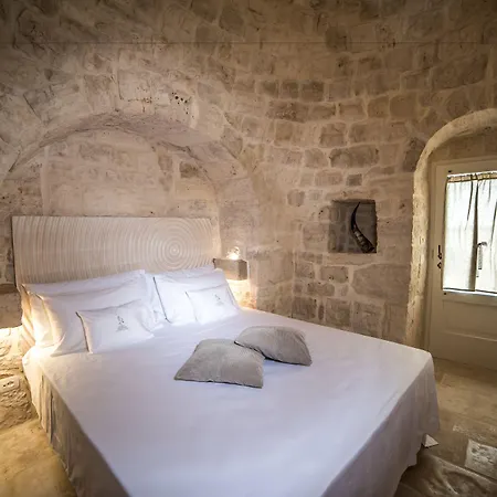 La Corte Dell'astore - Trulli Diffusi Nel Centro Storico Di 3*