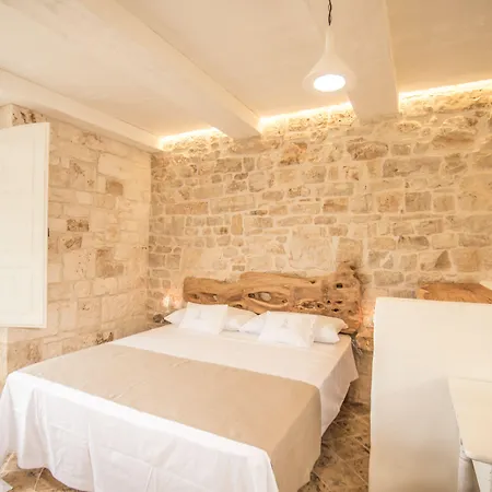 La Corte Dell'astore - Trulli Diffusi Nel Centro Storico Di 3* Alberobello