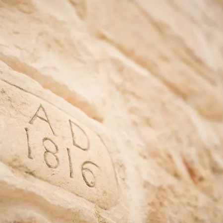 Üdülőközpont La Corte Dell'astore - Trulli Diffusi Nel Centro Storico Di 3*