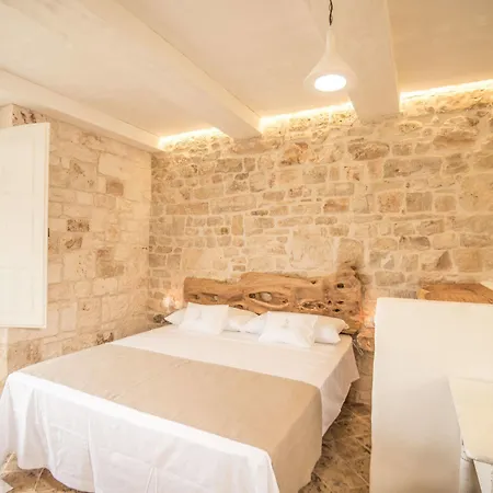 La Corte Dell'astore - Wild In Style 3*