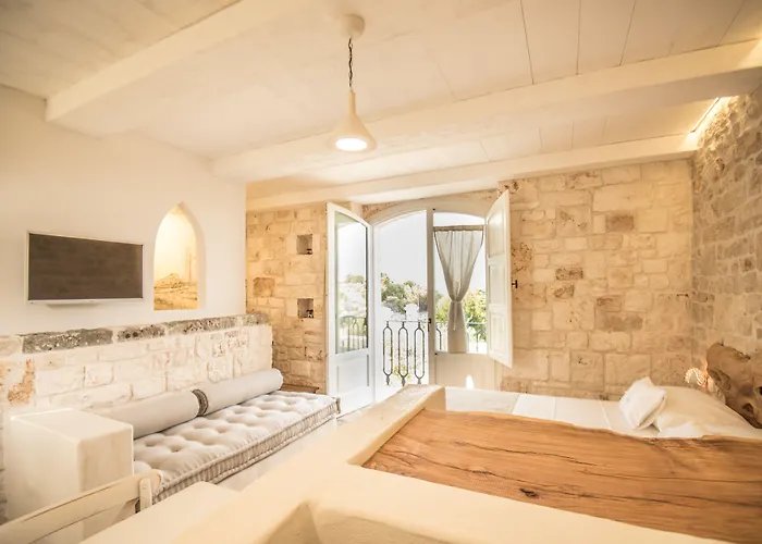 La Corte Dell'astore - Trulli Diffusi Nel Centro Storico Di 3*