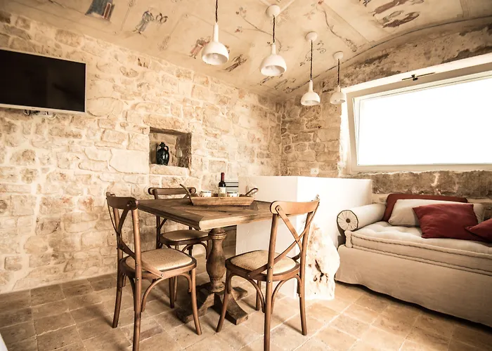 La Corte Dell'astore - Trulli Diffusi Nel Centro Storico Di Resort 3*