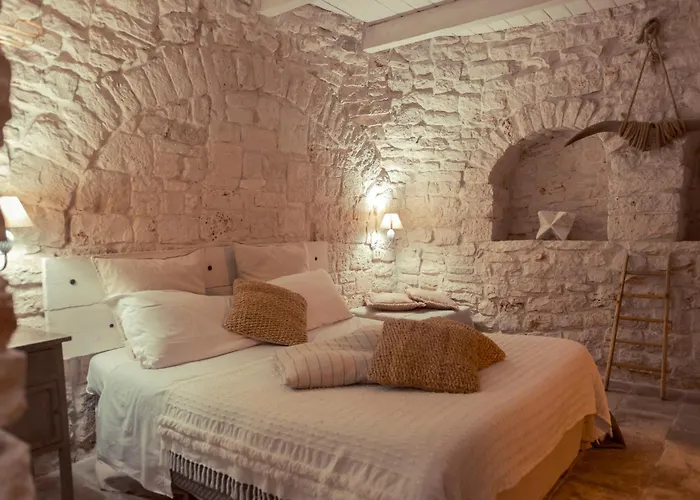 Resort La Corte Dell'astore - Trulli Diffusi Nel Centro Storico Di
