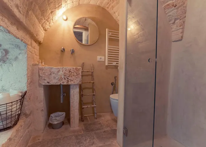 Resort La Corte Dell'astore - Trulli Diffusi Nel Centro Storico Di 3*