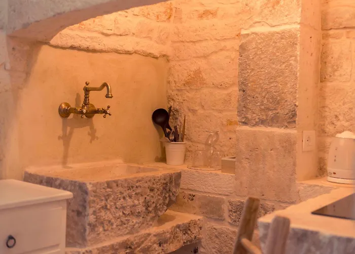 Resort La Corte Dell'astore - Trulli Diffusi Nel Centro Storico Di Alberobello