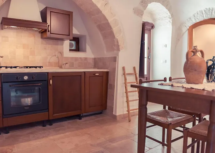 Resort La Corte Dell'astore - Trulli Diffusi Nel Centro Storico Di